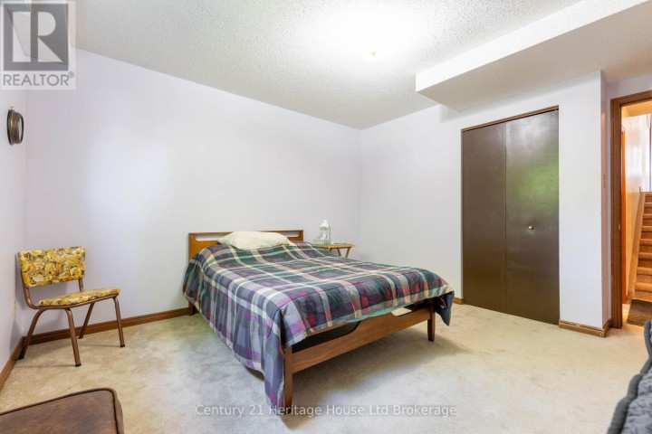 Photo 25 at 12 Spartan Drive, Brantford