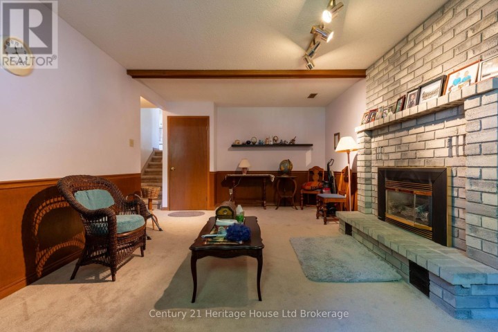 Photo 29 at 12 Spartan Drive, Brantford