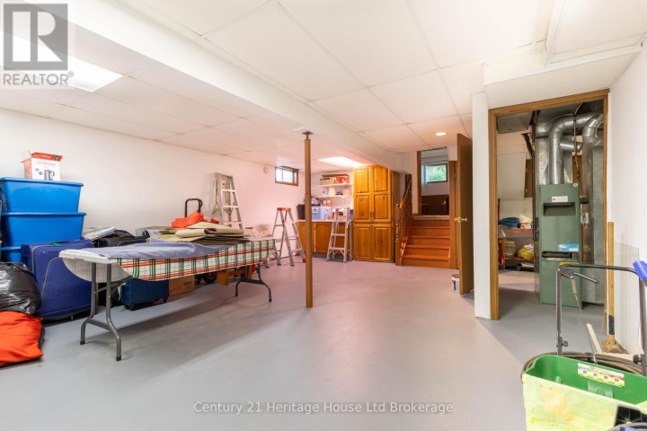 Photo 33 at 12 Spartan Drive, Brantford