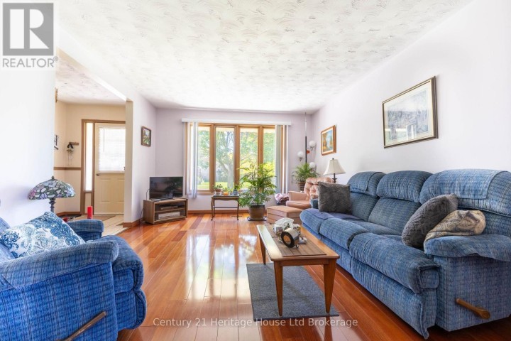 Photo 4 at 12 Spartan Drive, Brantford
