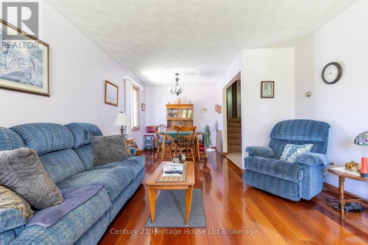 Photo 5 at 12 Spartan Drive, Brantford