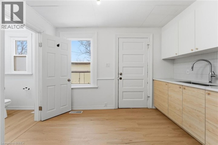 Photo 15 at 174 Darling Street, East Ward, Brantford