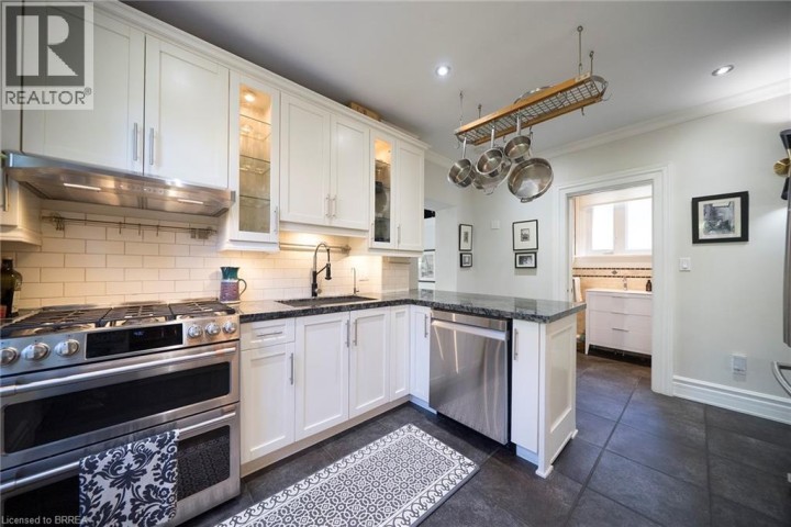 Photo 13 at 11 Chestnut Avenue, Lansdowne, Brantford