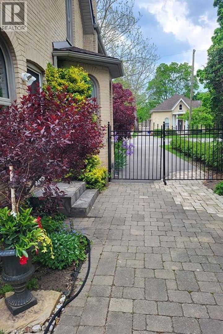 Photo 48 at 11 Chestnut Avenue, Lansdowne, Brantford