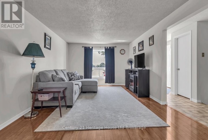 Photo 5 at 15 - 380 Quarterline Road, Tillsonburg