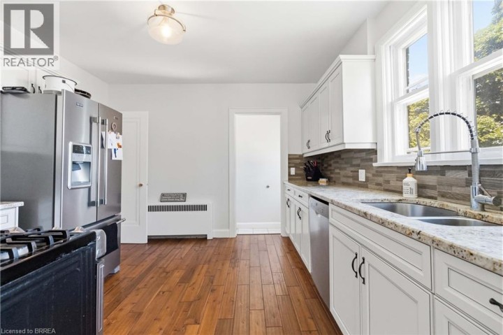 Photo 18 at 134 Queensway Drive, Queensway / Grove, Brantford