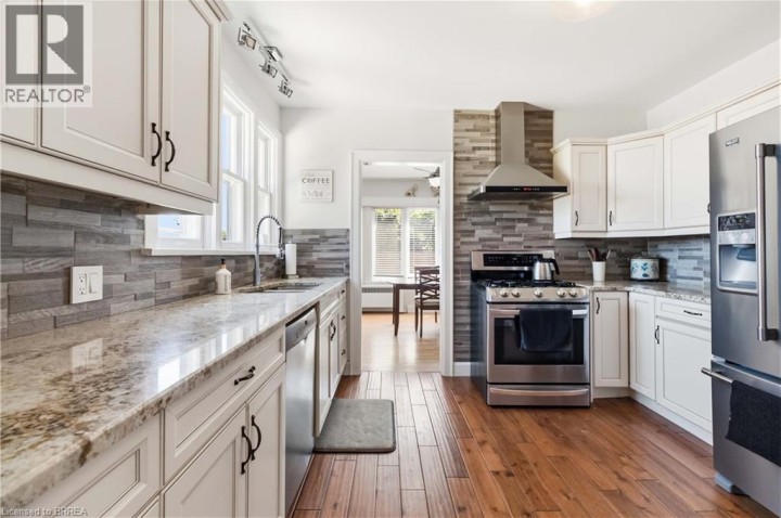 Photo 22 at 134 Queensway Drive, Queensway / Grove, Brantford