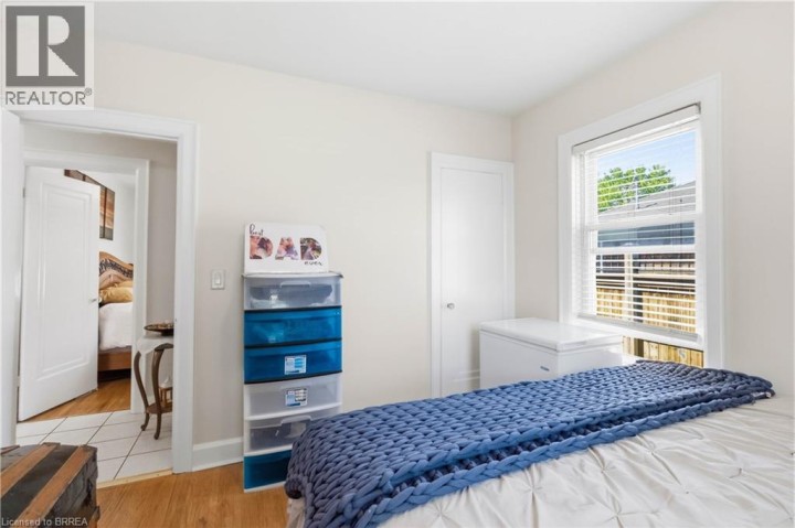 Photo 32 at 134 Queensway Drive, Queensway / Grove, Brantford
