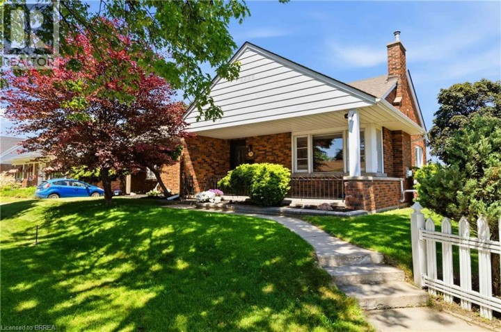 Photo 4 at 134 Queensway Drive, Queensway / Grove, Brantford