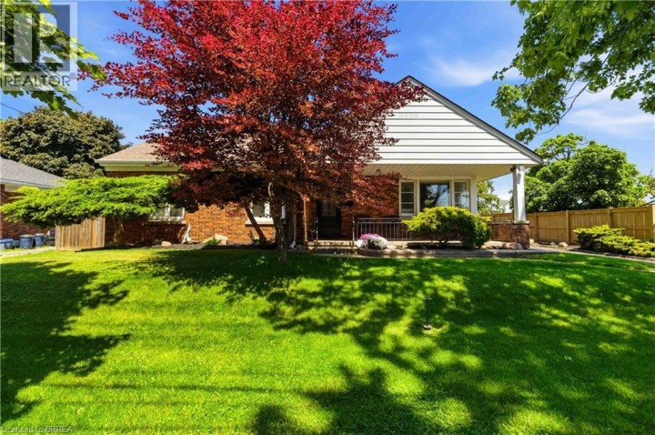 Photo 5 at 134 Queensway Drive, Queensway / Grove, Brantford