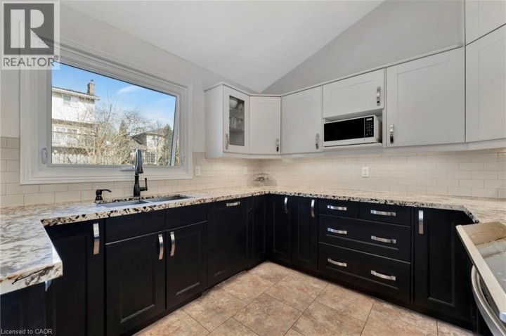 Photo 10 at 52 Beckett Drive, Beckett, Brantford