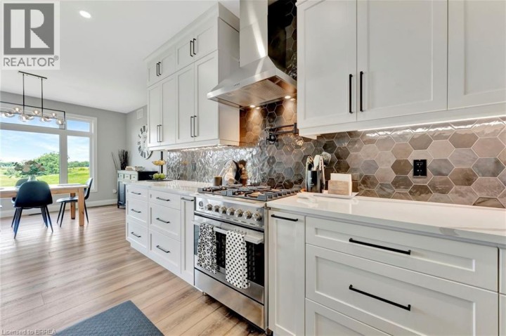 Photo 13 at 14 Hudson Drive, Oakhill Dr, Brantford