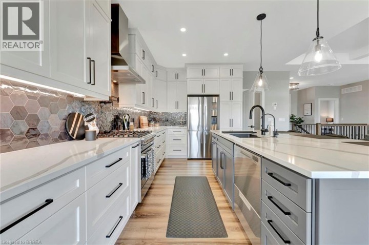 Photo 15 at 14 Hudson Drive, Oakhill Dr, Brantford