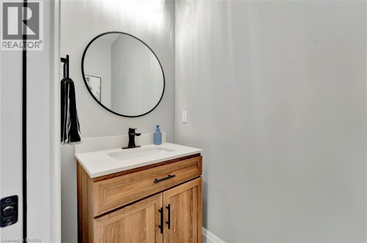 Photo 26 at 14 Hudson Drive, Oakhill Dr, Brantford