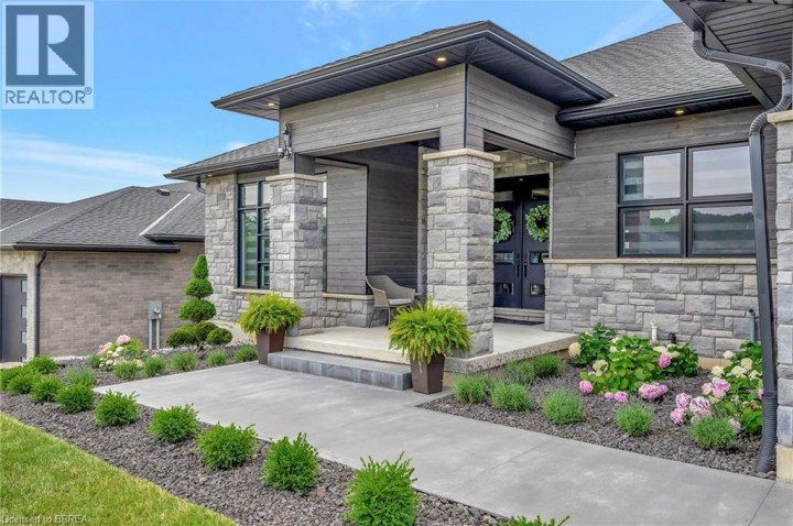 Photo 3 at 14 Hudson Drive, Oakhill Dr, Brantford