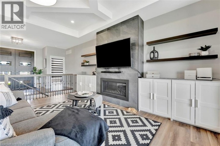 Photo 5 at 14 Hudson Drive, Oakhill Dr, Brantford