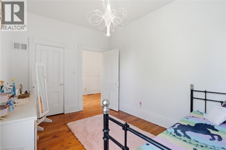 Photo 16 at 86 Oak Street, Old West Brant, Brantford