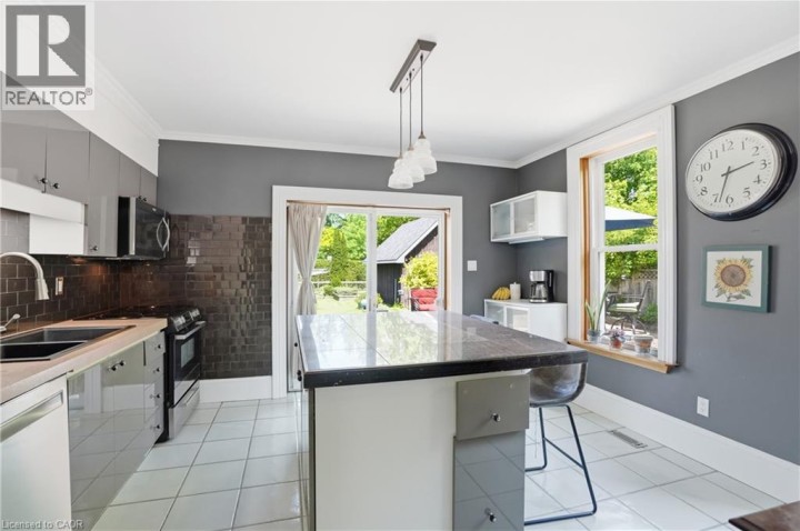 Photo 6 at 86 Oak Street, Old West Brant, Brantford