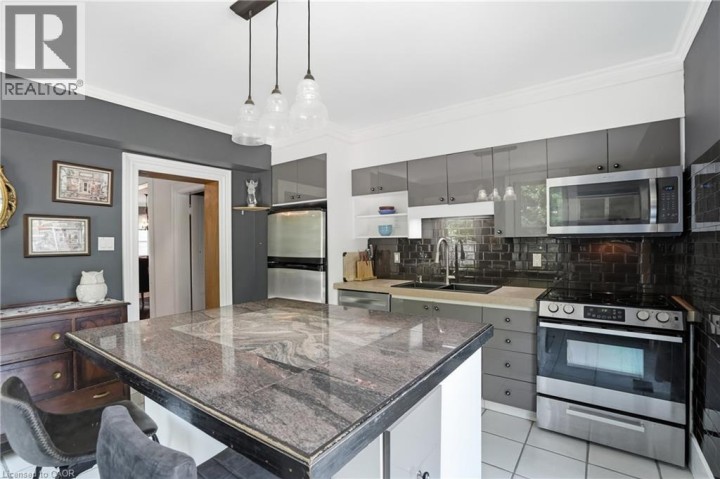 Photo 7 at 86 Oak Street, Old West Brant, Brantford