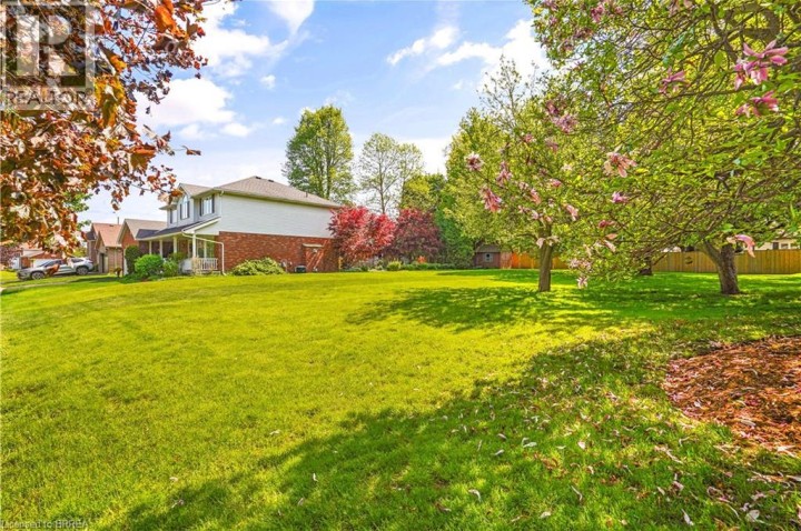 Photo 46 at 3 Fieldstone Circle, Brier Park, Brantford