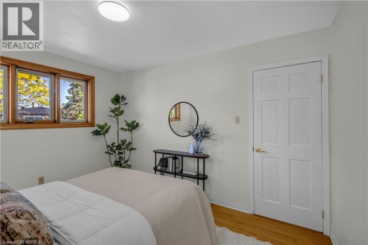 Photo 17 at 6 Mitchell Court, Echo Place, Brantford