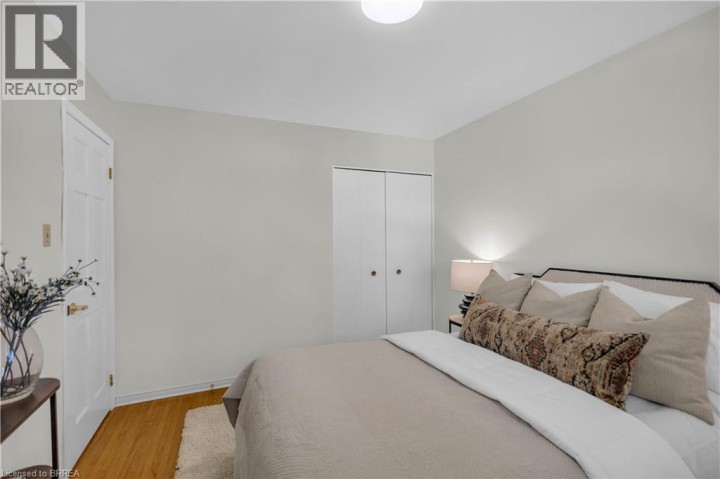 Photo 18 at 6 Mitchell Court, Echo Place, Brantford
