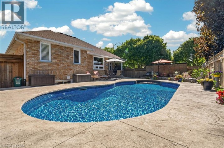 Photo 11 at 62 Varley Crescent, Mayfair, Brantford