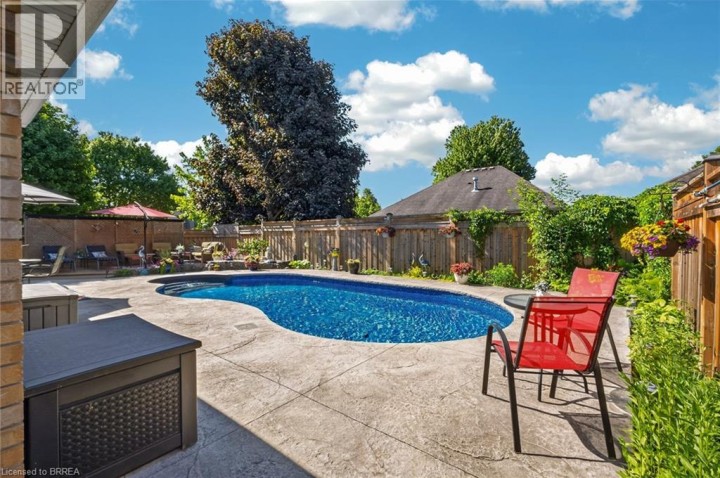 Photo 12 at 62 Varley Crescent, Mayfair, Brantford