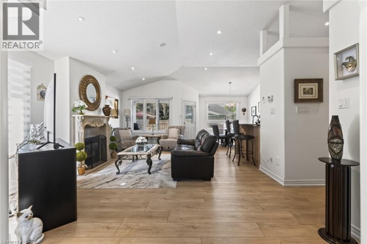 Photo 18 at 62 Varley Crescent, Mayfair, Brantford