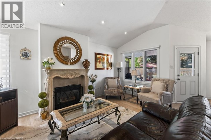 Photo 19 at 62 Varley Crescent, Mayfair, Brantford