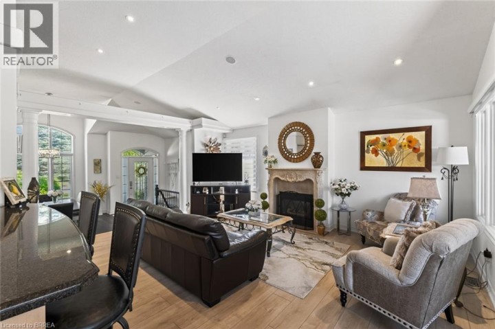 Photo 20 at 62 Varley Crescent, Mayfair, Brantford