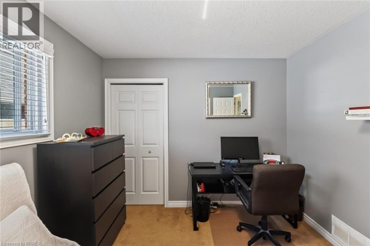 Photo 30 at 62 Varley Crescent, Mayfair, Brantford