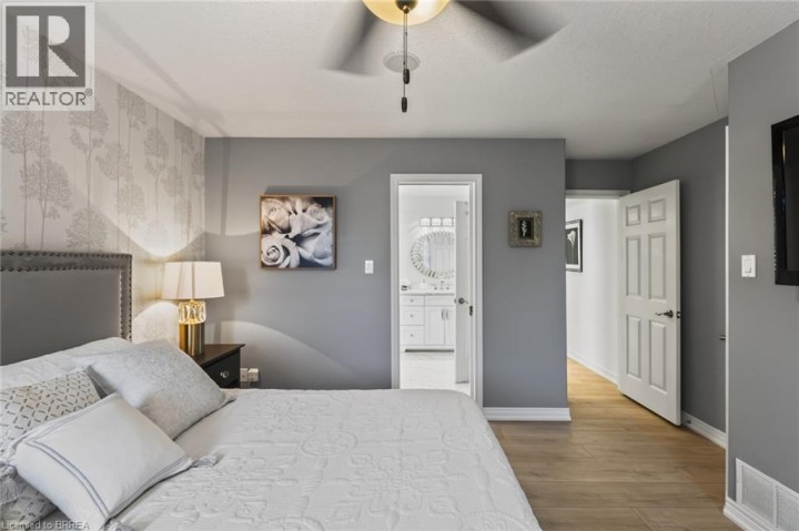 Photo 33 at 62 Varley Crescent, Mayfair, Brantford