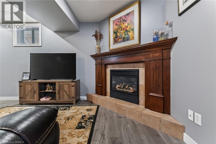 Photo 40 at 62 Varley Crescent, Mayfair, Brantford