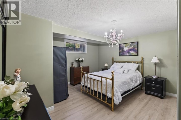 Photo 43 at 62 Varley Crescent, Mayfair, Brantford