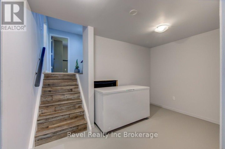Photo 32 at 355 Oxford Avenue, Ingersoll - North, Ingersoll