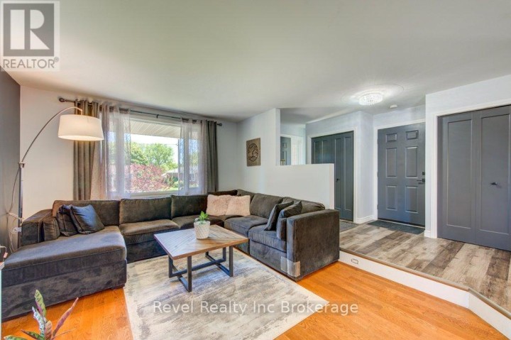 Photo 4 at 355 Oxford Avenue, Ingersoll - North, Ingersoll