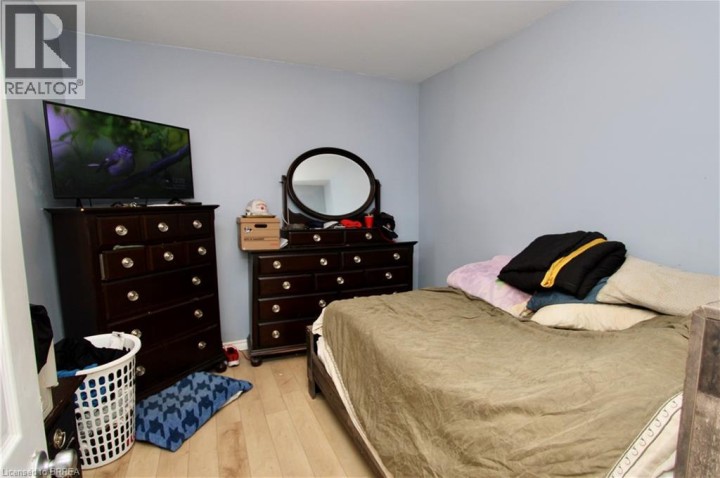 Photo 18 at 97 Park Avenue, Victoria / Arthur, Brantford