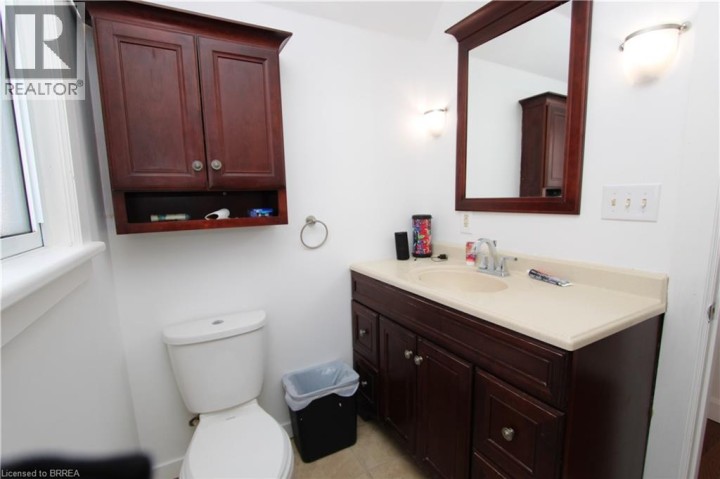 Photo 14 at 97 Park Avenue, Victoria / Arthur, Brantford