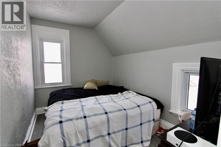 Photo 21 at 97 Park Avenue, Victoria / Arthur, Brantford
