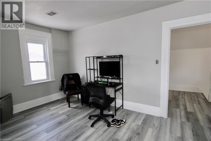 Photo 20 at 97 Park Avenue, Victoria / Arthur, Brantford