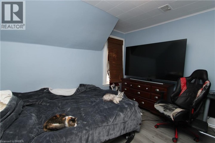 Photo 17 at 97 Park Avenue, Victoria / Arthur, Brantford