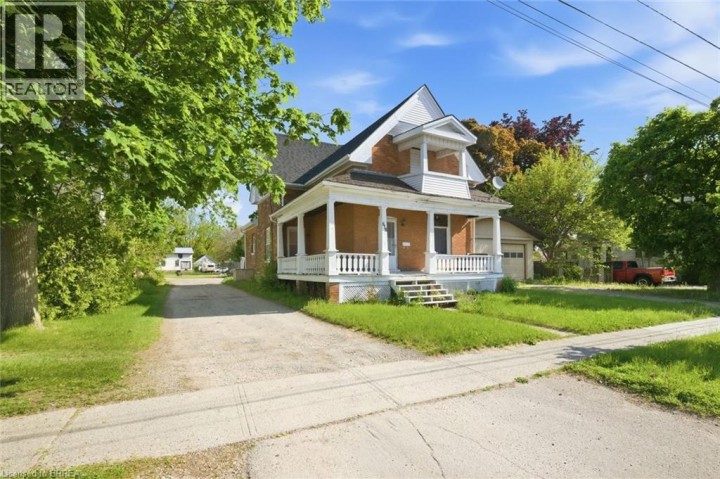 Photo 2 at 816 E Colborne Street, Echo Place, Brantford