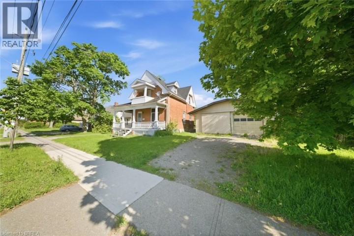Photo 3 at 816 E Colborne Street, Echo Place, Brantford