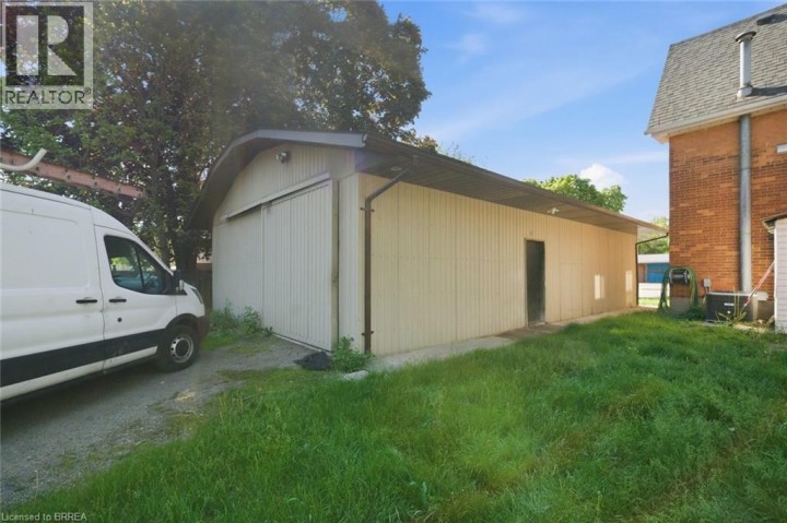Photo 35 at 816 E Colborne Street, Echo Place, Brantford