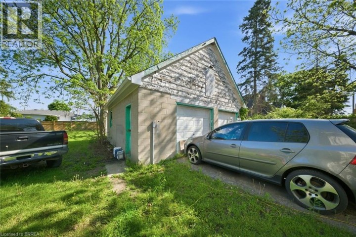 Photo 45 at 816 E Colborne Street, Echo Place, Brantford