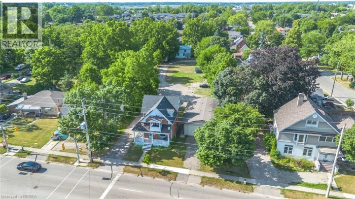 Photo 7 at 816 E Colborne Street, Echo Place, Brantford