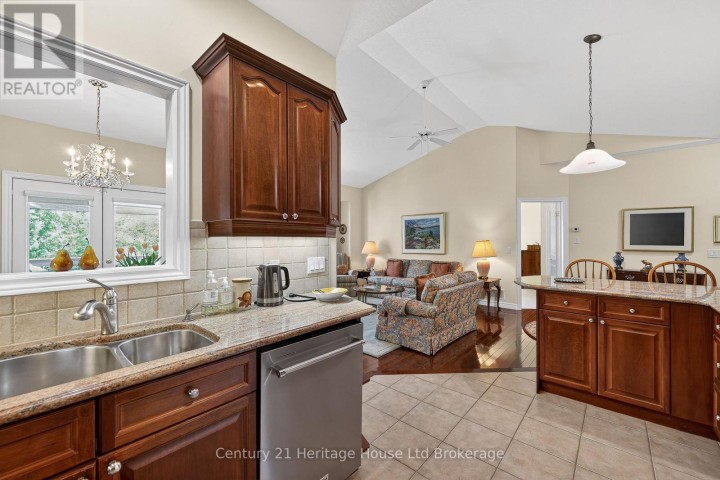 Photo 17 at 16 - 500 Lakeview Drive, Woodstock - North, Woodstock
