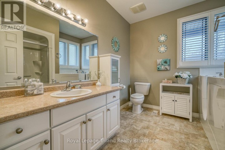 Photo 11 at 54 - 570 Spitfire Street, Woodstock - North, Woodstock