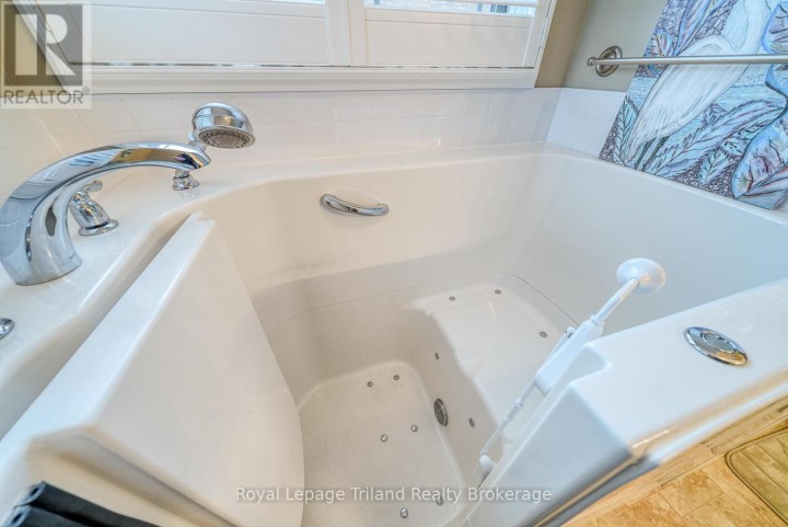 Photo 13 at 54 - 570 Spitfire Street, Woodstock - North, Woodstock